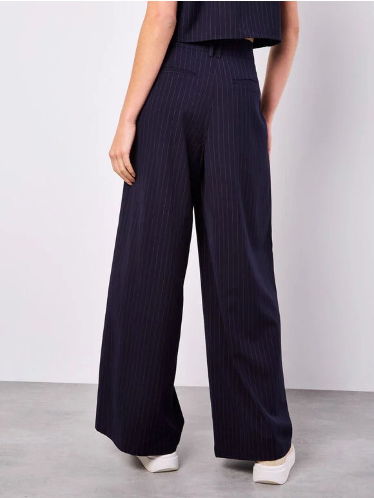 Pantalon tailleur à jambes larges à rayures fines Apricot 967458