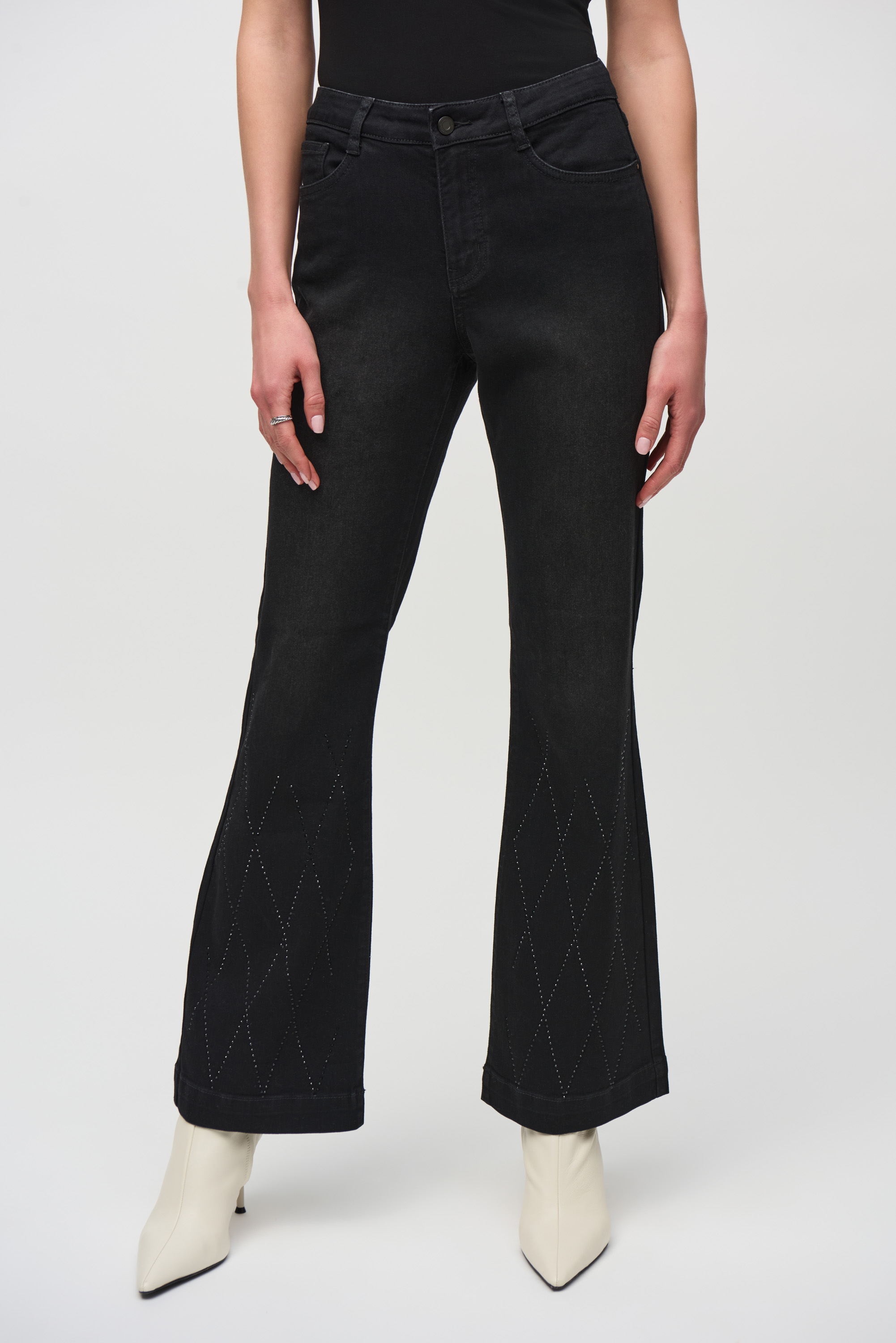 Pantalon en denim évasé classique avec strass 244949 